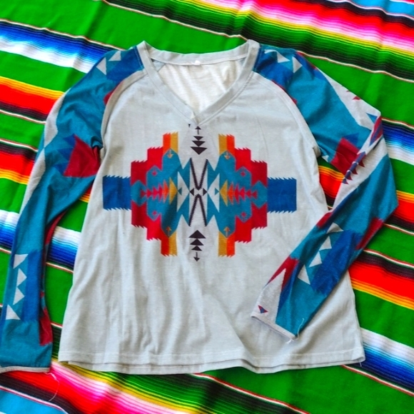 ntv Tops - Native Design print top long sleeved t, women's L